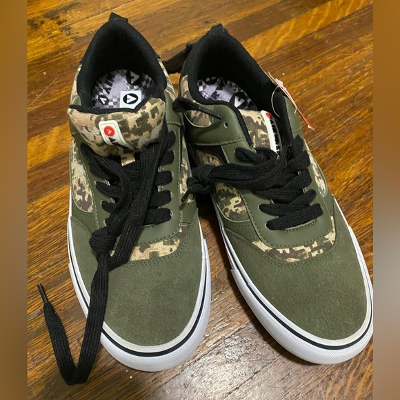 Airwalk Little & Big Boys Lace-Up Huntington Sneakers - Picture 3 of 3